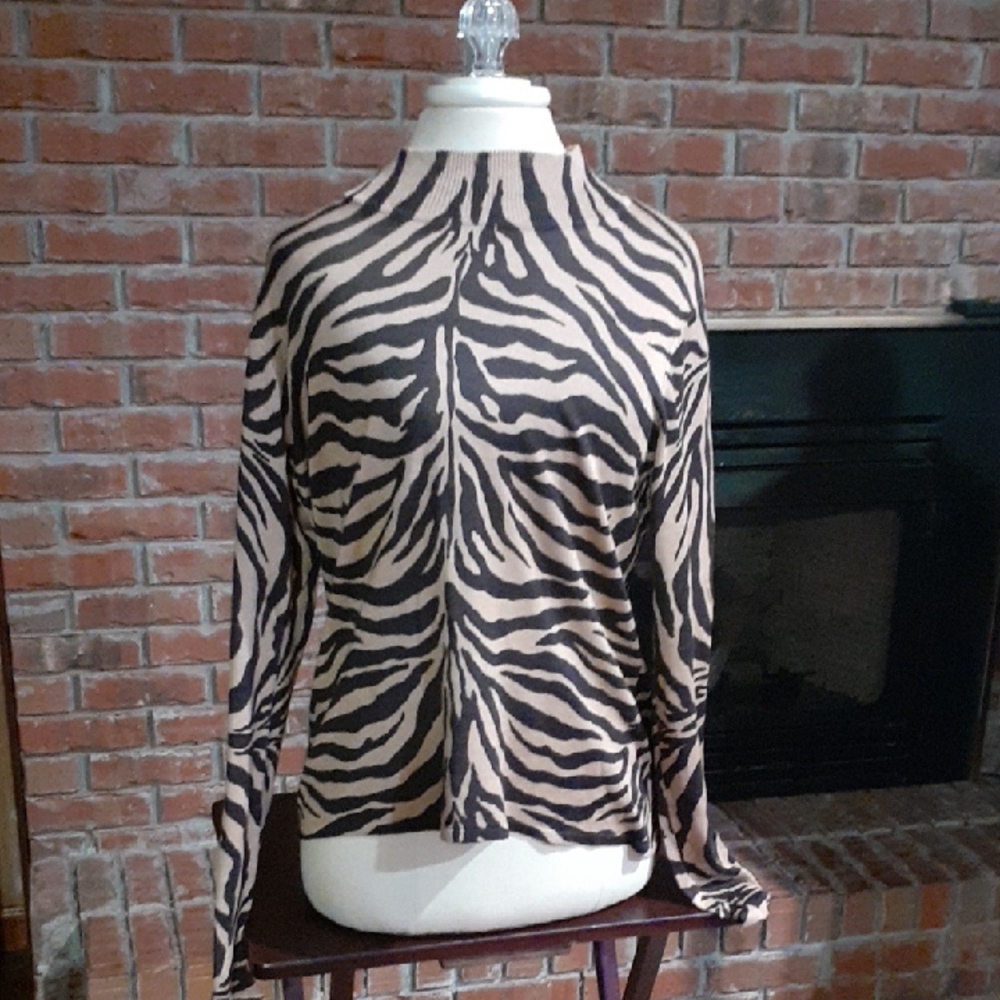 Nina Leonard Black and Cream Zebra Long Sleeve Top
